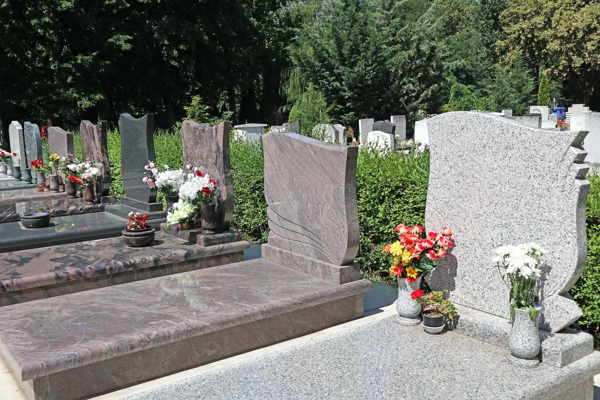 Kialakítások természetes kőből