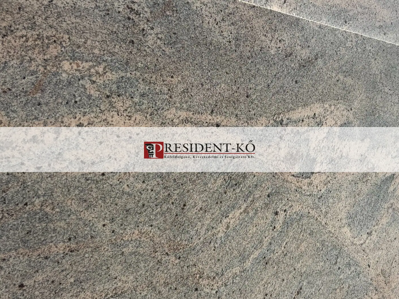 Raw Silk Gránit kőtábla a President-Kő raktárában